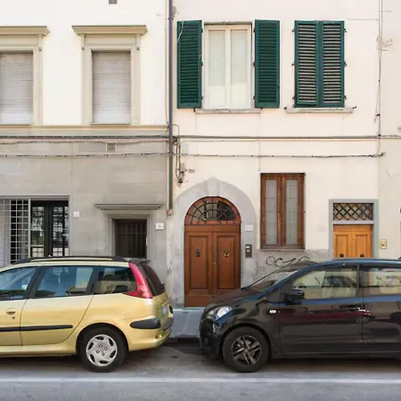 2 Rooms next to a market&Piazza Santa Croce-3