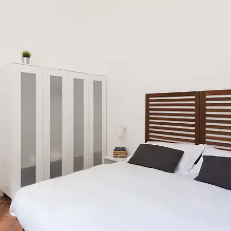 2 Rooms next to a market&Piazza Santa Croce-2